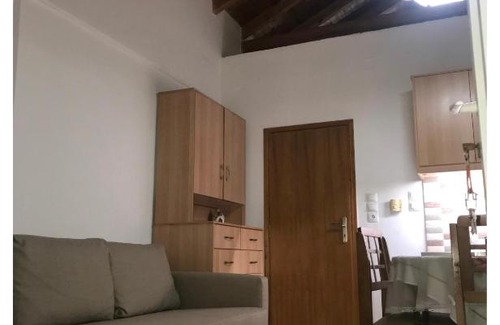 Monemvasia House | Barbajonn's Stone House: Family & Pet-Friendly Retreat