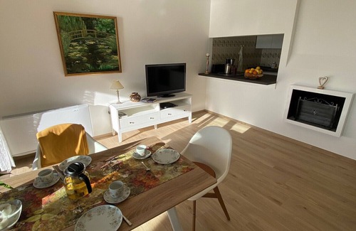 Ghiffa Apartment | Scenic Barbara Apartment with Lake View in Ghiffa