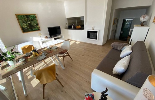 Ghiffa Apartment | Scenic Barbara Apartment with Lake View in Ghiffa