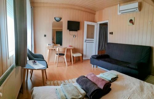 Heviz Apartment | Top-Rated Barbara Ház: Your Ideal Getaway Awaits