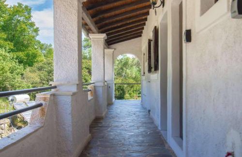 Doukades Apartment | Cozy Barbara House: Pet-Friendly with Hot Tub & High Rating