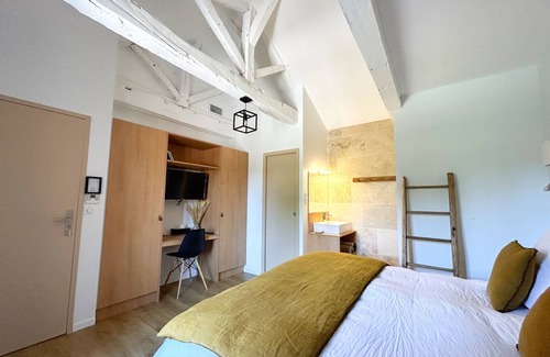 Castelnau-Barbarens House | Discover BARBARENS maison d'hôtes: Family-Friendly Retreat