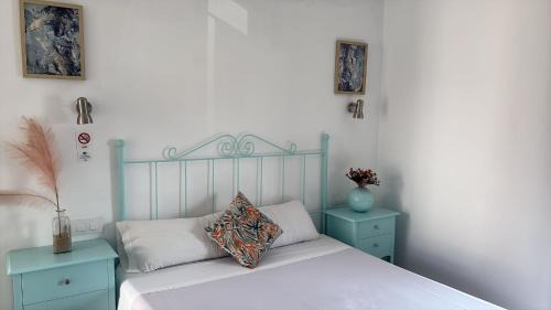 Barbate Hotel | Discover 6 Grifos: Family-Friendly Rooms with Breakfast