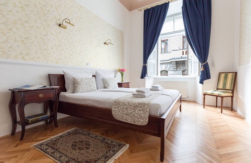 Ljubljana City Centre House | Explore Barbo Palace: Highly Rated with Family-Friendly Amenities