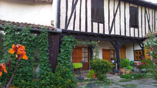 Astaffort Bed & Breakfast | Pet-Friendly Barbonvielle Astaffort: Rated 8.5/10 by Guests