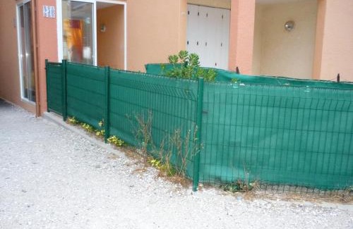 Le Barcares Apartment | Cozy Barcarès F2 Cabin Steps from the Beach with Ocean View