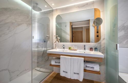 R-66-A El Arco Hotel | Discover Barceló Cáceres V Centenario: 4-Star Oceanfront Retreat