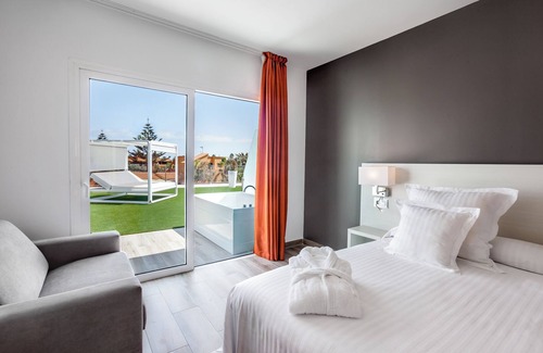 Corralejo Hotel | Discover Barceló Corralejo Sands: 4-Star Resort with Pool