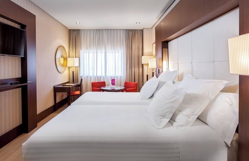 Figares Hotel | Experience Elegance at Barceló Granada Congress Hotel