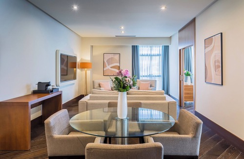 Figares Hotel | Experience Elegance at Barceló Granada Congress Hotel