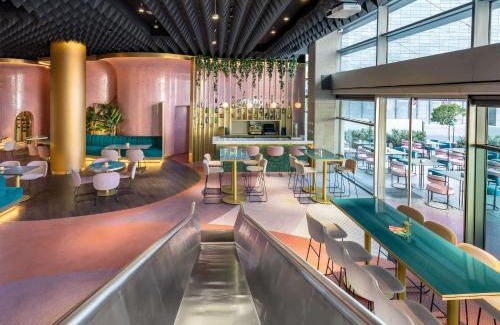 R.E.N.F.E. Hotel | Discover Barceló Malaga: Family-Friendly with Ocean Views