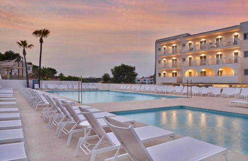 Cala d'Or Hotel | Oceanfront Barceló Aguamarina: Rated 8/10 with Pool Access