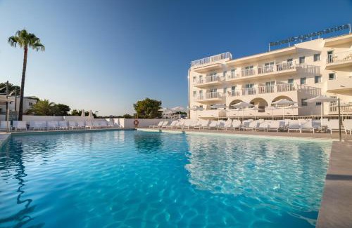 Cala d'Or Hotel | Oceanfront Barceló Aguamarina: Rated 8/10 with Pool Access
