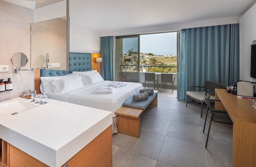 Praia Hotel | Relax at Barceló Praia Cape Verde - Top-Rated Family Escape