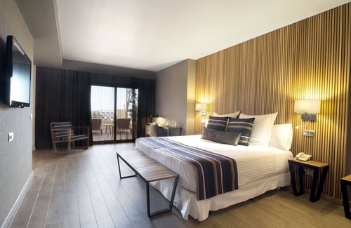 Punta Umbria Hotel | Relax at Barceló Punta Umbría Mar with Ocean Views & Spa