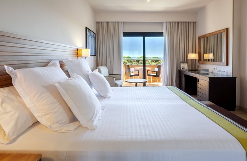 Punta Umbria Hotel | Beachfront Barceló Punta Umbria Resort with Spa & Pool
