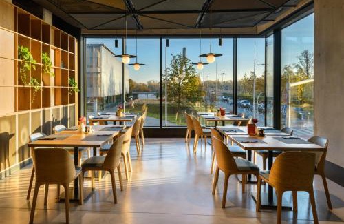 Powisle Hotel | Discover Barceló Warsaw Powiśle: 4-Star Comfort Awaits