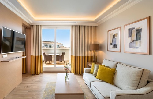 La Colina Hotel | Discover Barcelo La Nucía Hills: 5-Star Family Retreat