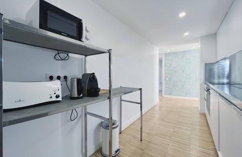 Diagonal Mar i el Front Maritim del Poblenou Apartment | Barcelona Beach Retreat with Rooftop Terrace & Spa Access
