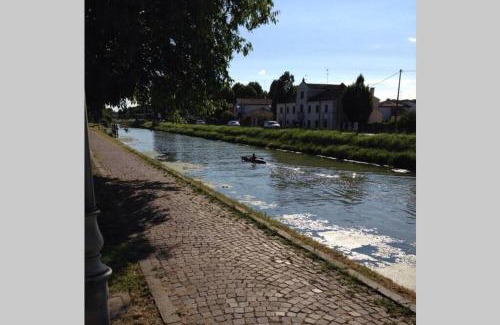 Oriago House | Discover Barchessa Ca’ Leon on the Brenta River