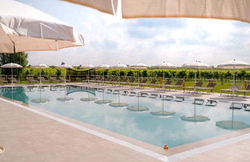 Torre di Mosto Apartment | Experience Barchessa Cappelletto with Oceanfront Pool & Dining