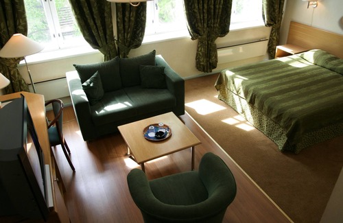 Old Town Hotel | Budget-Friendly Barclay: Child Friendly & Breakfast Included
