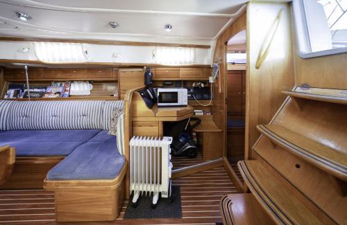Masnou Boat Rental | Oceanfront Comfort at Barco As - Guest Rated 10/10