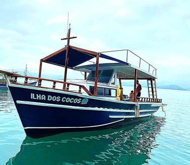 Mambucaba Boat Rental | Barco Ilha dos Cocos NÃO TEMOS PERNOITE Apenas passeios e pesca esportiva em Paraty
