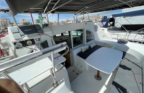 Playa Pobla de Farnals Boat Rental | Barco para dormir sobre el Mar