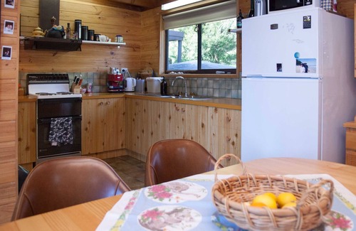 Kennett River House | Oceanfront Escape at Barcola, Rated 10/10 by Guests