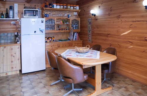 Kennett River House | Oceanfront Escape at Barcola, Rated 10/10 by Guests