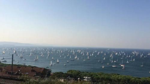 Roiano-Gretta-Barcola-Cologna-Scorcola Apartment | Family-Friendly Barcola Mare Apartment with High Guest Ratings