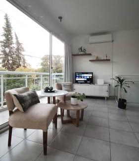 Villa Regina Apartment | Pet-Friendly Retreat at Barda Norte - Rated 10/10 by Guests