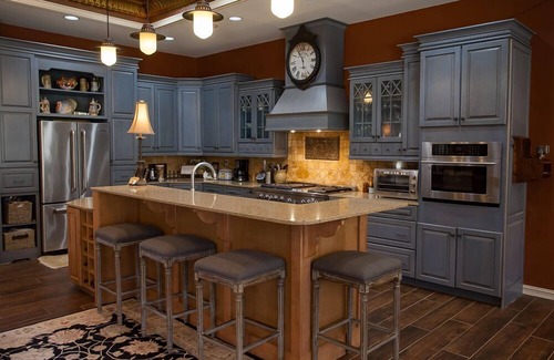 Bartlesville Bed & Breakfast | Discover BarDew Valley Inn: 4-Star Retreat with Breakfast