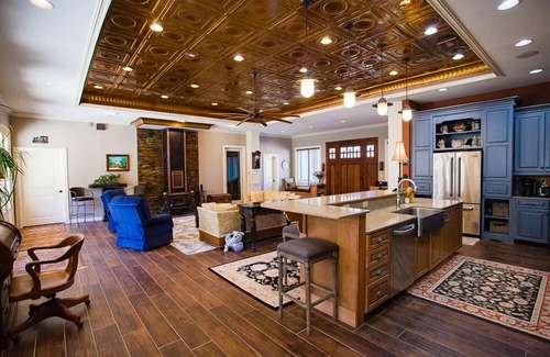 Bartlesville Bed & Breakfast | Discover BarDew Valley Inn: 4-Star Retreat with Breakfast