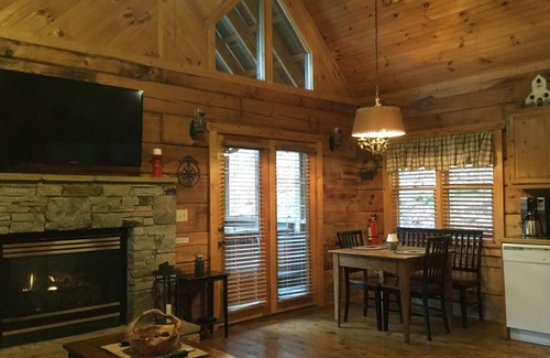 Sevierville Cabin | BARE FEET CABIN: Romantic Getaway with Hot Tub & Free WiFi