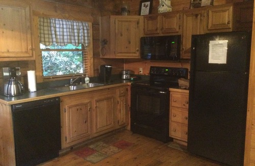 Sevierville Cabin | BARE FEET CABIN: Romantic Getaway with Hot Tub & Free WiFi