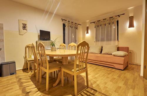 Izola Apartment | Pet-Friendly Baredinka Izola with 9.8/10 Guest Rating