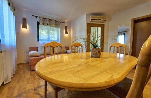 Izola Apartment | Pet-Friendly Baredinka Izola with 9.8/10 Guest Rating