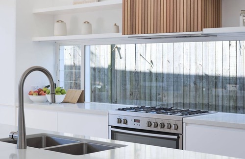 Avalon Beach House | Discover Bareena: Pet-Friendly Oceanfront Retreat
