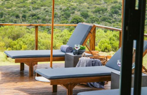 Addo Villa | Inviting Barefoot Addo Elephant Lodge - Family Villa Retreat