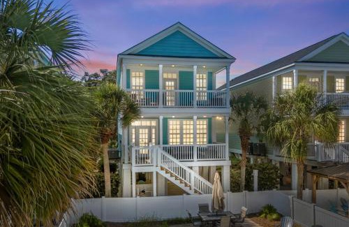Surfside Beach House | Barefoot Beach- Steps to Beach Pool Pet Friendly