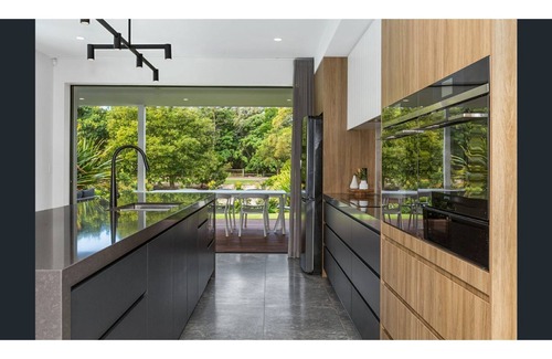 Casuarina House | Beachfront Bliss at Barefoot Beachfront with Private Pool