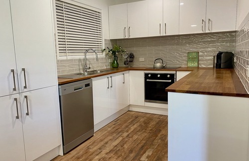 Coolangatta House | Pet-Friendly Beach House with Ocean Views & Hot Tub