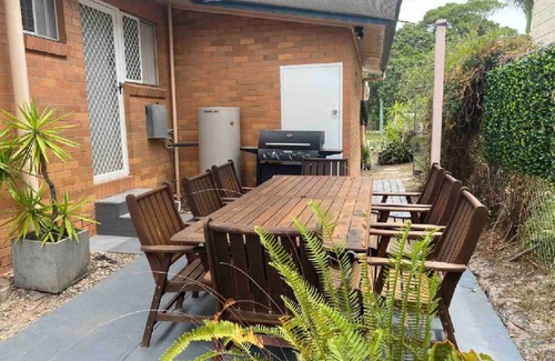 Coolangatta House | Pet-Friendly Beach House with Ocean Views & Hot Tub
