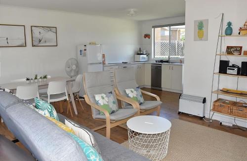 Tomakin House | Ocean View Retreat at Barefoot Bungalow for Families