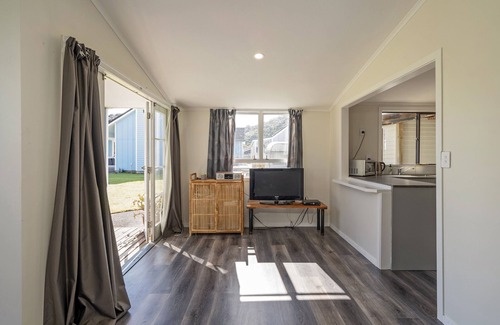 Matarangi House | Pet-Friendly Retreat at Barefoot Daze - Matarangi Home