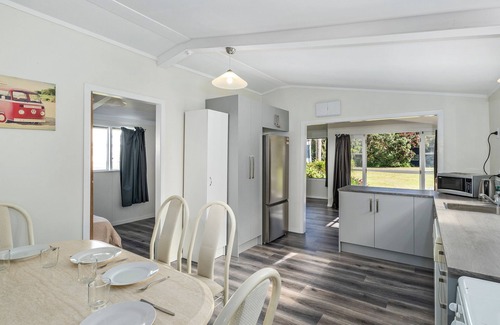 Matarangi House | Pet-Friendly Retreat at Barefoot Daze - Matarangi Home