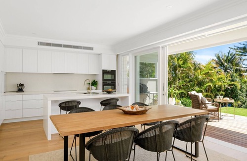 Avalon Beach House | Relaxing Retreat at Barefoot Avalon Beach - Oceanfront Bliss