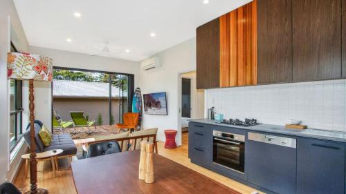 Pearl Beach House | Family-Friendly Barefoot at Pearl Beach with Free Wifi